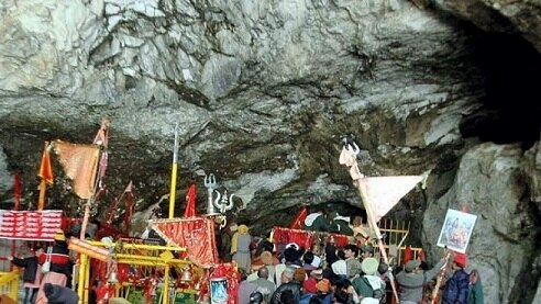 No ban on chanting, bhajans in Amarnath cave, clarifies NGT অমরনাথ গুহায় মন্ত্রোচ্চারণ, ভজনে নিষেধাজ্ঞা জারি হয়নি, জানাল গ্রিন ট্রাইব্যুনাল