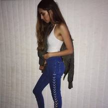 অনুরাগ কাশ্যপের মেয়ে আলিয়ার সাম্প্রতিক কিছু ছবি দেখে বলা যায় ‘অ্যা স্টার ইন মেকিং’