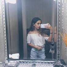 অনুরাগ কাশ্যপের মেয়ে আলিয়ার সাম্প্রতিক কিছু ছবি দেখে বলা যায় ‘অ্যা স্টার ইন মেকিং’