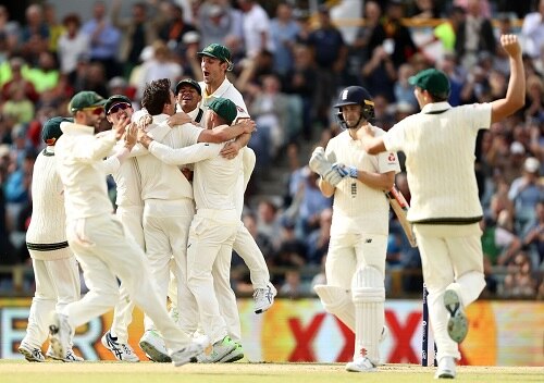 Australia win Ashes with crushing victory in third Test তৃতীয় টেস্টে ইনিংসে জয়, ইংল্যান্ডকে উড়িয়ে অ্যাশেজ দখল অস্ট্রেলিয়ার