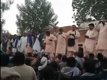 পাকিস্তানের বিয়ে বাড়িতে ডলার, রিয়াল, সেলফোনের \'বরষাত\'