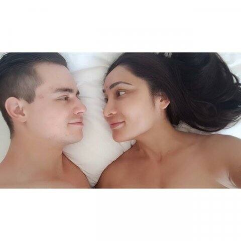 মিশরে স্বামীর সঙ্গে ঘনিষ্ঠমুহূর্তের ছবি শেয়ার করলেন সোফিয়া হায়াত