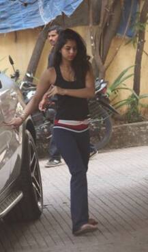 জিমের বাইরে ক্যামেরাবন্দি শাহরুখ-কন্যা সুহানা...