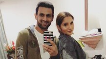 লাহোরে স্বামী শোয়েব মালিক, পাক ক্রিকেটারদের সঙ্গে সময় কাটালেন সানিয়া মির্জা