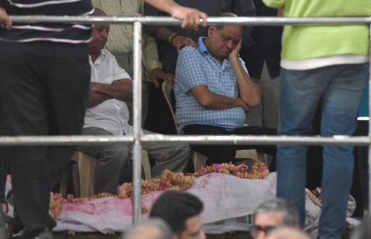 BJP MP Hema Malini blames population explosion in Mumbai for fire tragedy মুম্বইয়ের অগ্নিকাণ্ডের জন্য জনসংখ্যার বিস্ফোরণকে দায়ী করলেন বিজেপি সাংসদ হেমা মালিনী