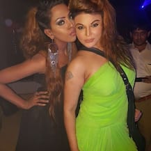 ছবিতে দেখুন-বর্ষবরণের আনন্দে মাতলেন রাখী সাবন্ত, সানা খান