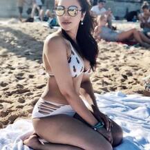 এক সময় আত্মহত্যার চেষ্টা করেছিলেন, কিন্তু সেই অধ্যায় অতীত, নতুন বছরের ছুটি চুটিয়ে উপভোগ এই অভিনেত্রীর