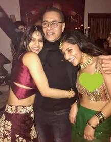 দেখুন, একটি পারিবারিক বিয়ের অনুষ্ঠানে নয়া অবতারে সুহানা খান