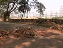 ভাঙড়: \'বোমাবাজি\', অবরোধ, সমাবেশে যোগ দিতে এসে গ্রেফতার রেড স্টারের ১২ সদস্য, চিনার পার্ক থেকে আটক ৭০ জন