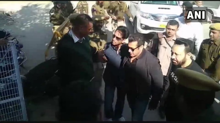 Salman Khan appears in Jodhpur court during final arguments in blackbuck poaching case কৃষ্ণসার মামলা: চূড়ান্ত শুনানি চলাকালীন আদালতে হাজির সলমন