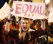 মহিলাদের তুলনায় পুরুষদের বেশি পারিশ্রমিক বেআইনি, আইন কার্যকর করল আইসল্যান্ড