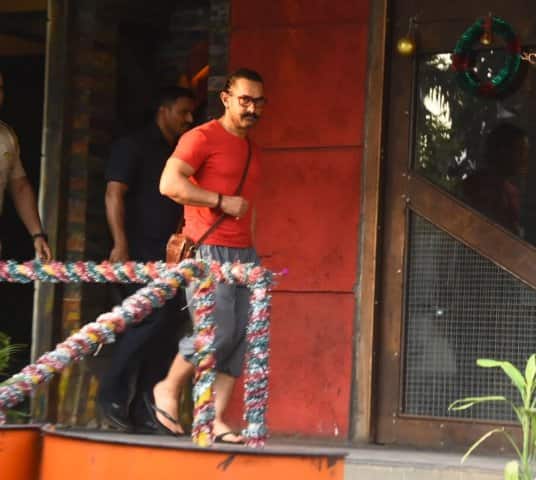 ছবির নায়িকা ফতিমা সানা শেখ ও ক্যাটরিনা কাইফ। 