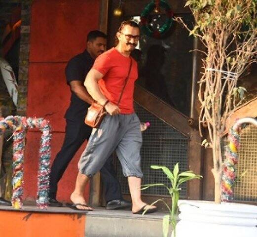 দেখুন তাঁর আরও ছবি। 