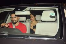  ৪৬-এর সুন্দরী তব্বু-কে দেখুন