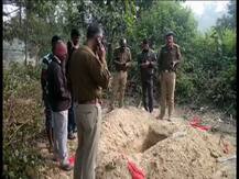 কবর খুঁড়ে মৃত মহিলার মাথা কেটে \'তন্ত্রসাধনা\'!