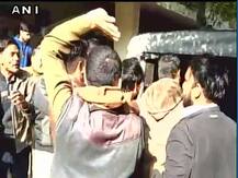 \'লাভ জেহাদে\'র অভিযোগ তুলে বাঘপতে আদালত চত্বরেই যুগলকে মারধর হিন্দু যুবা বাহিনীর