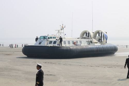 আনা হয়েছে উপকূলরক্ষী বাহিনীর চারটি ওভারক্র্যাফট