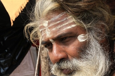 দেখুন সাধুদের আরও ছবি