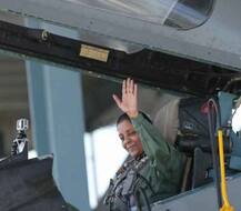 সুখোই-৩০ যুদ্ধবিমানে চড়লেন প্রতিরক্ষামন্ত্রী সীতারামন