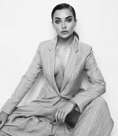 এই ছবির মাধ্যমে বলিউডে নিজেকে প্রতিষ্ঠা করার বিষয়ে আশাবাদী এমি।