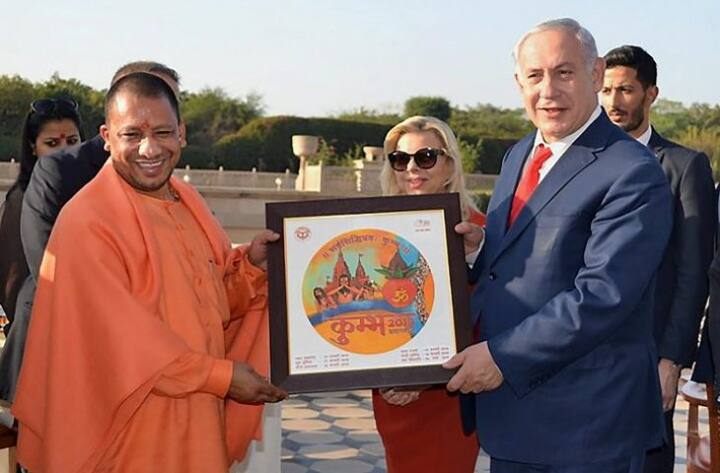  মুখ্যমন্ত্রী যোগী আদিত্যনাথের সঙ্গে লাঞ্চও করেন দুজনে। সেখান থেকে রওনা হন দিল্লির উদ্দেশ্যে। (সব ছবি-পিটিআই)।