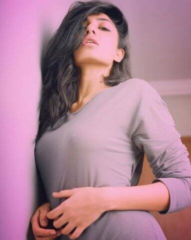  শোভিতা গত বছর দুটি ছবিতে কাজ করেছেন। রাজা মেননের শেফ, কালাকান্ডি-তে সই করেন তিনি। শেফ-এ তাঁর বিপরীতে ছিলেন সঈফ আলি খান।