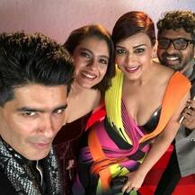 ফিল্মফেয়ার পুরস্কারের মঞ্চে মাধুরী, সোনালি, কাজল, প্রীতিরা