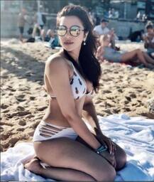 ইন্টারনেটে ঝড় তুলেছে সামা সিকন্দরের এই হট ছবি...