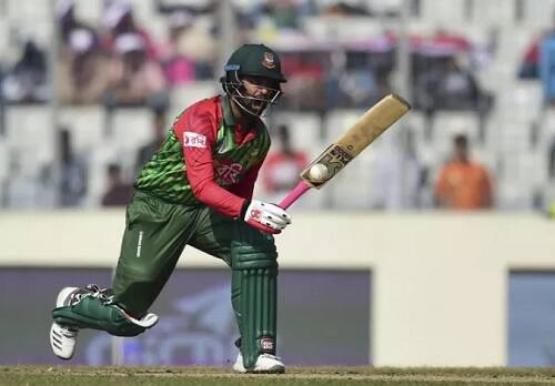 এর আগে একদিনের আন্তর্জাতিক ম্যাচে কোনও একটি মাঠে সবচেয়ে বেশি রানের রেকর্ড ছিল শ্রীলঙ্কার প্রাক্তন ওপেনার সনৎ জয়সূর্যর। সেই রেকর্ড ভেঙে দিলেন তামিম