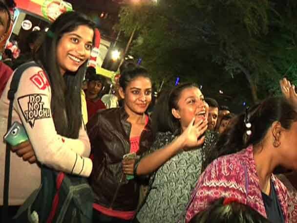 সাউথ সিটি মলের পাশে তালতলা মাঠে চলছে এই খাদ্যোৎসব। 