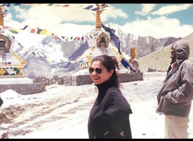 ২০০৪-এ প্রথম পরিচালনার দায়িত্ব পালন করেন। কিন্তু এতে সাফল্য তেমন পাননি। 