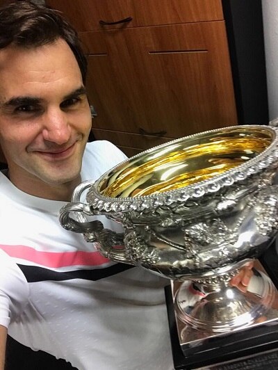 Federer wins Australian Open for 20th Slam title ৩৬-এও তিন ঘণ্টা লড়ে ষষ্ঠবার অস্ট্রেলিয়ান ওপেন চ্যাম্পিয়ন ফেডেরার