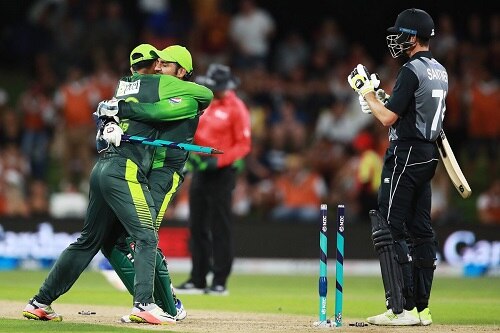 Pakistan on top of the world with New Zealand T20 series win নিউজিল্যান্ডকে হারিয়ে টি-২০ র‌্যাঙ্কিংয়ের শীর্ষে পাকিস্তান