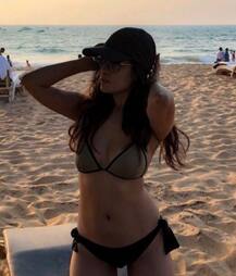 গোয়ার সৈকতে এভাবেই জন্মদিন পালন করলেন রিয়া সেন...