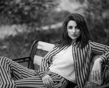 দেখুন, সোশ্যাল মিডিয়ায় নয়া ছবি পোস্ট করলেন পরিণীতি চোপড়া 