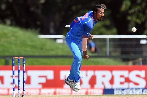 Ishan bowled India to glory with injured foot, reveals coach পায়ে চোট নিয়ে খেলেই ভারতকে বিশ্বকাপ জেতালেন ঈশান, প্রশংসায় কোচ