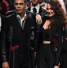 ল্যাকমে ফ্যাশন উইকে নতুন স্টাইল ও অন্য মেজাজে হাজির কর্ণ জোহর-সোনাক্ষী সিংহ