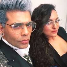 ল্যাকমে ফ্যাশন উইকে নতুন স্টাইল ও অন্য মেজাজে হাজির কর্ণ জোহর-সোনাক্ষী সিংহ