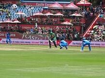 সেঞ্চুরিয়নে ভারত-দক্ষিণ আফ্রিকার দ্বিতীয় একদিনের ম্যাচের কিছু মুহূর্ত