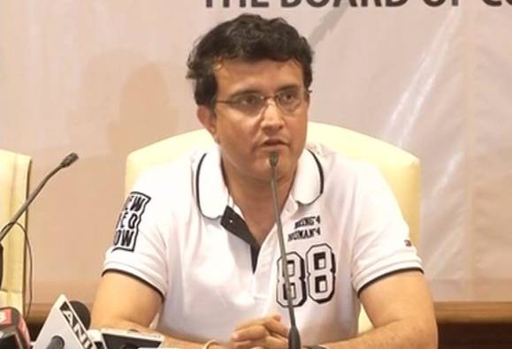 চ্যাপেল-জমানায় বাদ পড়ার পর বাবা খেলা ছেড়ে দিতে বলেছিলেন, আত্মজীবনীতে সৌরভ