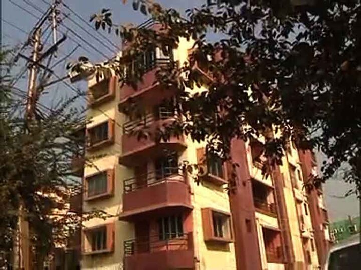 CID recovers 2.40 crore from Bharati Ghosh’s aide’s flat ভারতী-ঘনিষ্ঠের ফ্ল্যাটে তল্লাশি সিআইডির, উদ্ধার প্রায় আড়াই কোটি টাকা