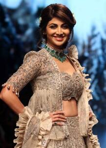 মানালির ঠাণ্ডায় গরম জিলিপিতে কামড় শিল্পার, ভাইরাল হল ভিডিও