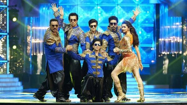 হ্যাপি নিউ ইয়ারের রোজগার ২০৩ কোটি টাকা। 