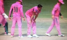 দক্ষিণ আফ্রিকা ম্যাচ জিতলেও, খেলোয়াড়ি মানসিকতায় মন জয় করলেন বিরাট