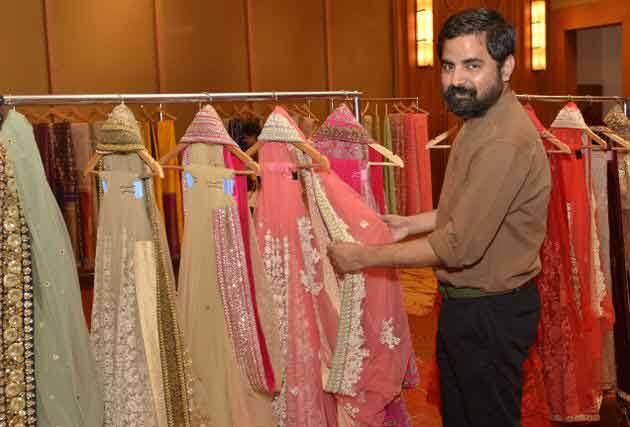 শাড়ি মন্তব্য: সাফাইয়ের পর এবার চিঠি লিখে ক্ষমা চাইলেন সব্যসাচী মুখোপাধ্যায় Sabyasachi says sorry for sari remark, using word ‘shame’ শাড়ি মন্তব্য: সাফাইয়ের পর এবার চিঠি লিখে ক্ষমা চাইলেন সব্যসাচী মুখোপাধ্যায়