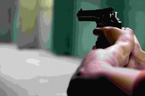 Boyfriend shot girlfriend on Valentine’s Day in Hapur পালিয়ে বিয়ে করতে অস্বীকার, উত্তর প্রদেশে ভ্যালেন্টাইন’স ডে-তে প্রেমিকাকে গুলি