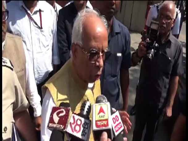 TMC MPs delegation complains against KS Tripathi to Rajnath Singh over Asansol-issue; Governor meets EC over panchayat Polls রাজ্যপালের বিরুদ্ধে রাজনাথের কাছে ‘নালিশ’ তৃণমূলের, নির্বাচন কমিশনারের সঙ্গে বৈঠক কেশরীনাথের