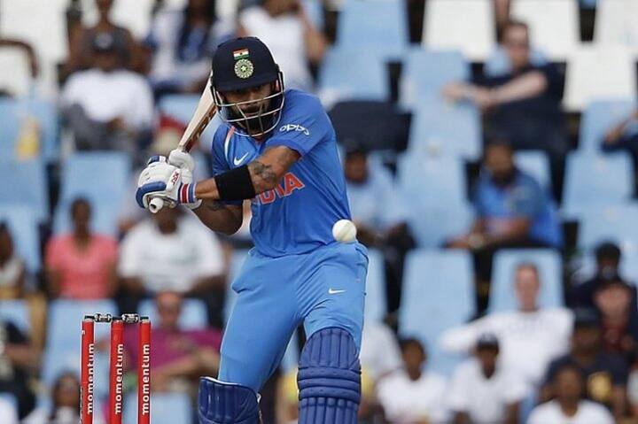 একদিনের ক্রিকেটে সবচেয়ে কম ইনিংস খেলে ৯৫০০ রান সংগ্রহের রেকর্ডও গড়েছেন কোহলি। তিনি ২০০ তম ইনিংসে এই নজির গড়লেন। এক্ষেত্রে এবি ডিভিলিয়ার্স (২১৫), সৌরভ গঙ্গোপাধ্যায় (২৪৬), সচিন তেন্ডুলকর (২৪৭) এবং এম এস ধোনি (২৫৬)-কে পিছনে ফেলেছেন। 