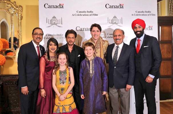  সেইমতো তাঁরা দেখাও করেন বলিউড বাদশা শাহরুখ খানের সঙ্গে। 