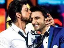 ‘পদ্মাবত’ বিতর্কে অবশেষে নীরবতা ভাঙলেন শাহরুখ, নির্মাতাদের দিলেন পরামর্শ